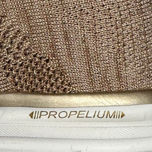 APL Athletic Propulsion Labs TechLoom Pro Phantom sneakers in rose gold, size 9 - Picture 8 of 15